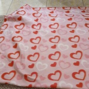 Cozy Heart Pattern Throw Blanket - Pink and Red